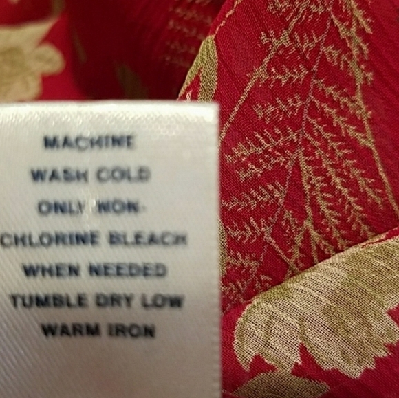 Old Navy chiffon floral red blouse. L - Picture 4 of 4